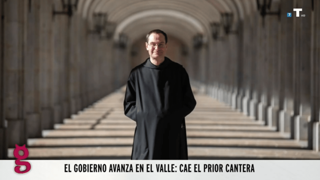 La Iglesia sumisa ante el lobo: entrega la cabeza del prior del Valle a Sánchez