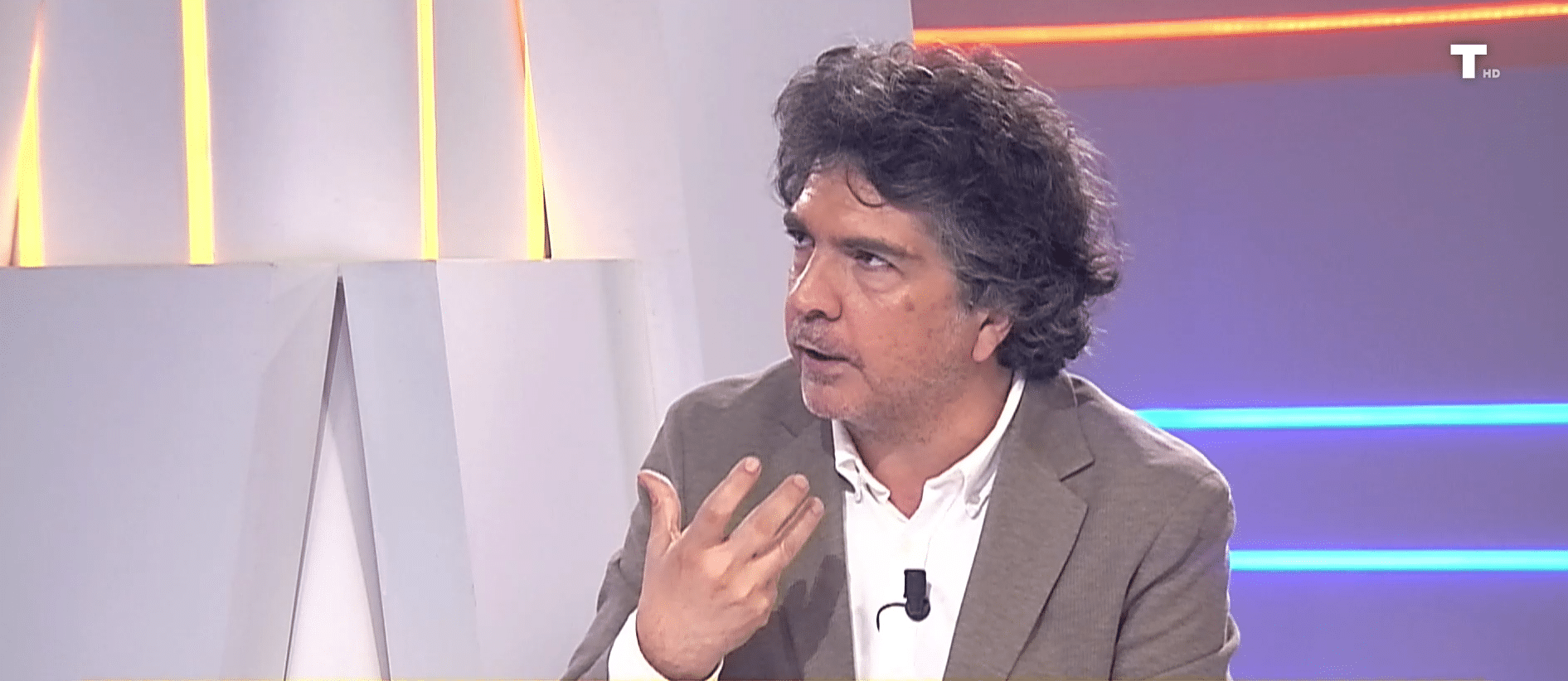Cesión de competencias de inmigración a Junts. Mario Garcés:» Junts es una de las formaciones más xenófobas»