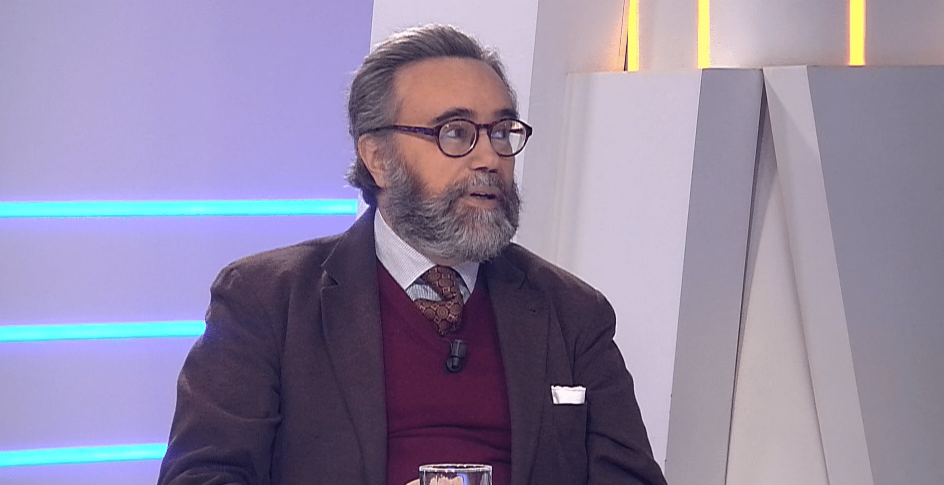 La corrupción que rodea al Gobierno. José María Sánchez: «La corrupción ha sido una constante en la democracia española»