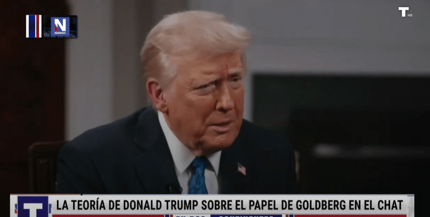 Mike Waltz se declara culpable del chat… pero mira a Jeffrey Goldberg