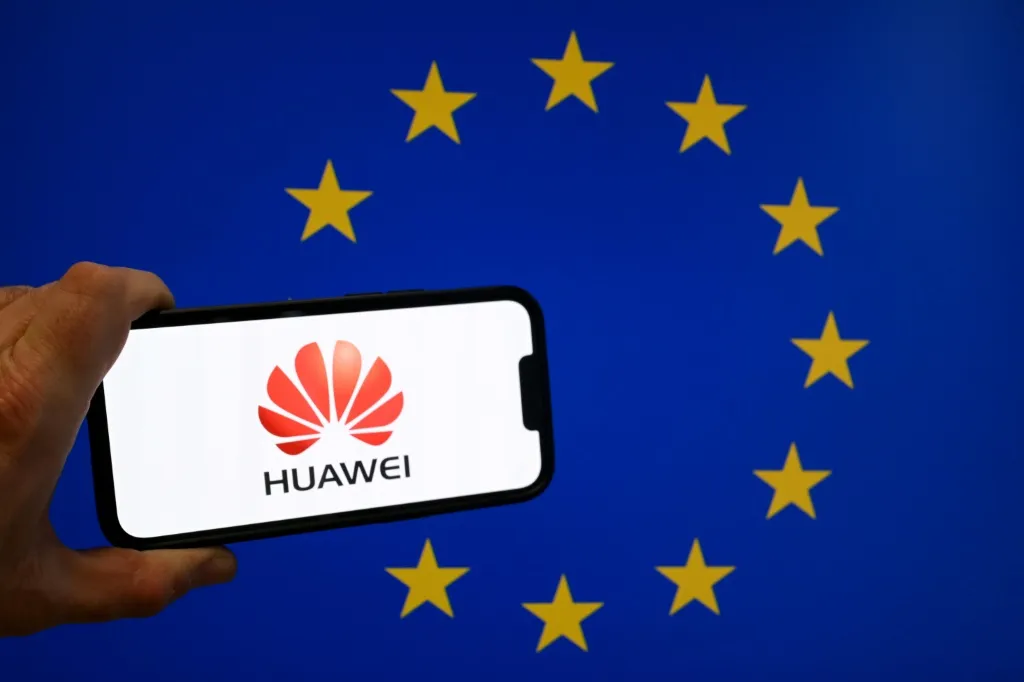 El caso de sobornos de Huawei: imputados cinco detenidos por corrupción