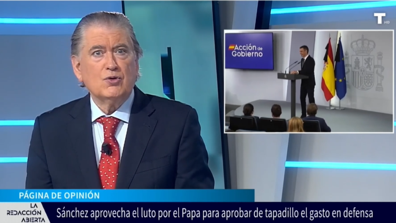 «¡Y se queda tan pancho!» Sánchez aprovecha el luto por Francisco para colarle a Sumar más gasto en Defensa