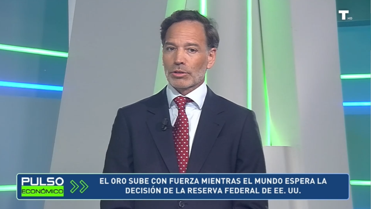 El oro suma y sigue mientras el dólar baja