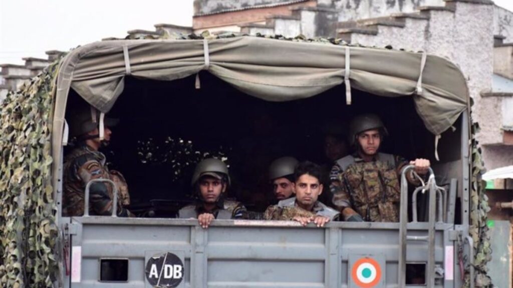 El ejército indio lanza un ataque contra Pakistán dos semanas después del atentado en Cachemira
