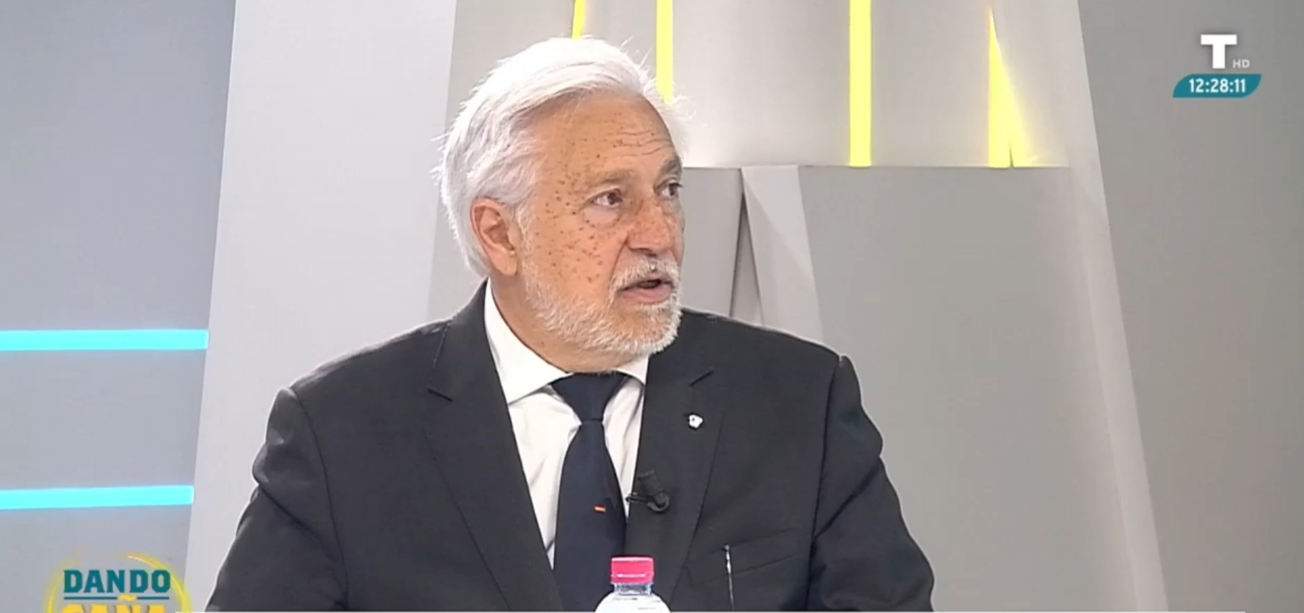 Julio Ariza explota contra Feijóo tras su defensa a Mariano Rajoy