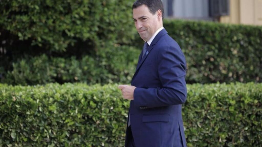 Ayuso abandona la conferencia de presidentes tras el uso de las lenguas oficiales, y Pradales dice que es algo «intolerable»