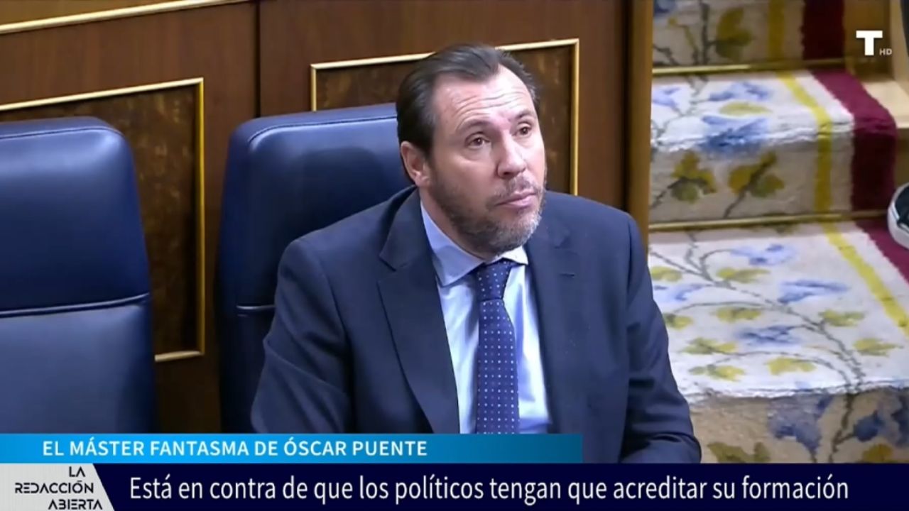 Óscar Puente, con un máster fantasma, se niega a que los políticos acrediten su formación