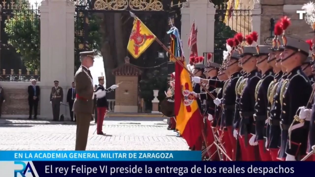 El rey Felipe VI preside la entrega de despachos militares en Zaragoza