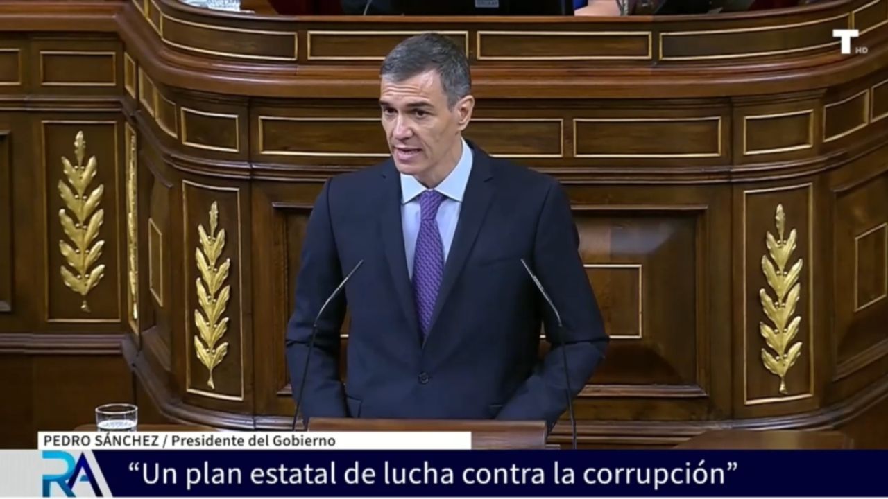 Sánchez no dimite y lanza un plan contra la corrupción