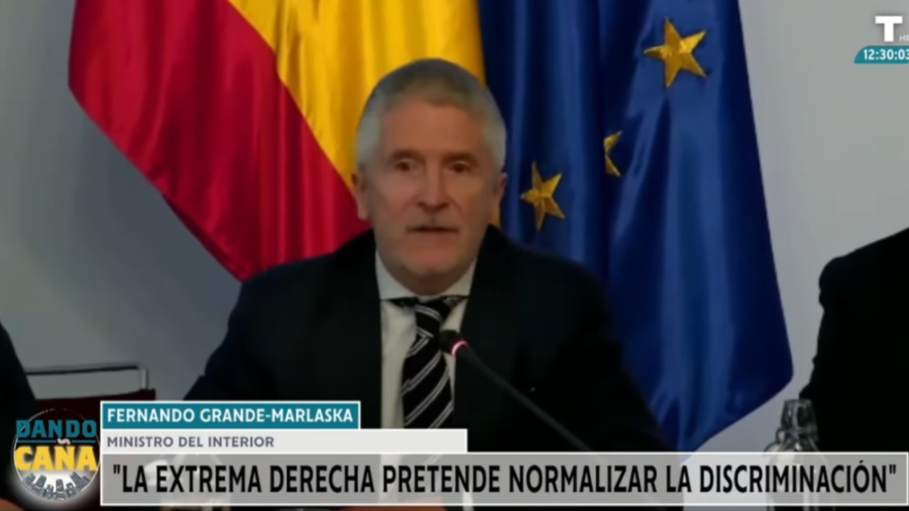 Julio Ariza ESTALLA contra Fernando Grande-Marlaska: «Las violaciones son por tu culpa”