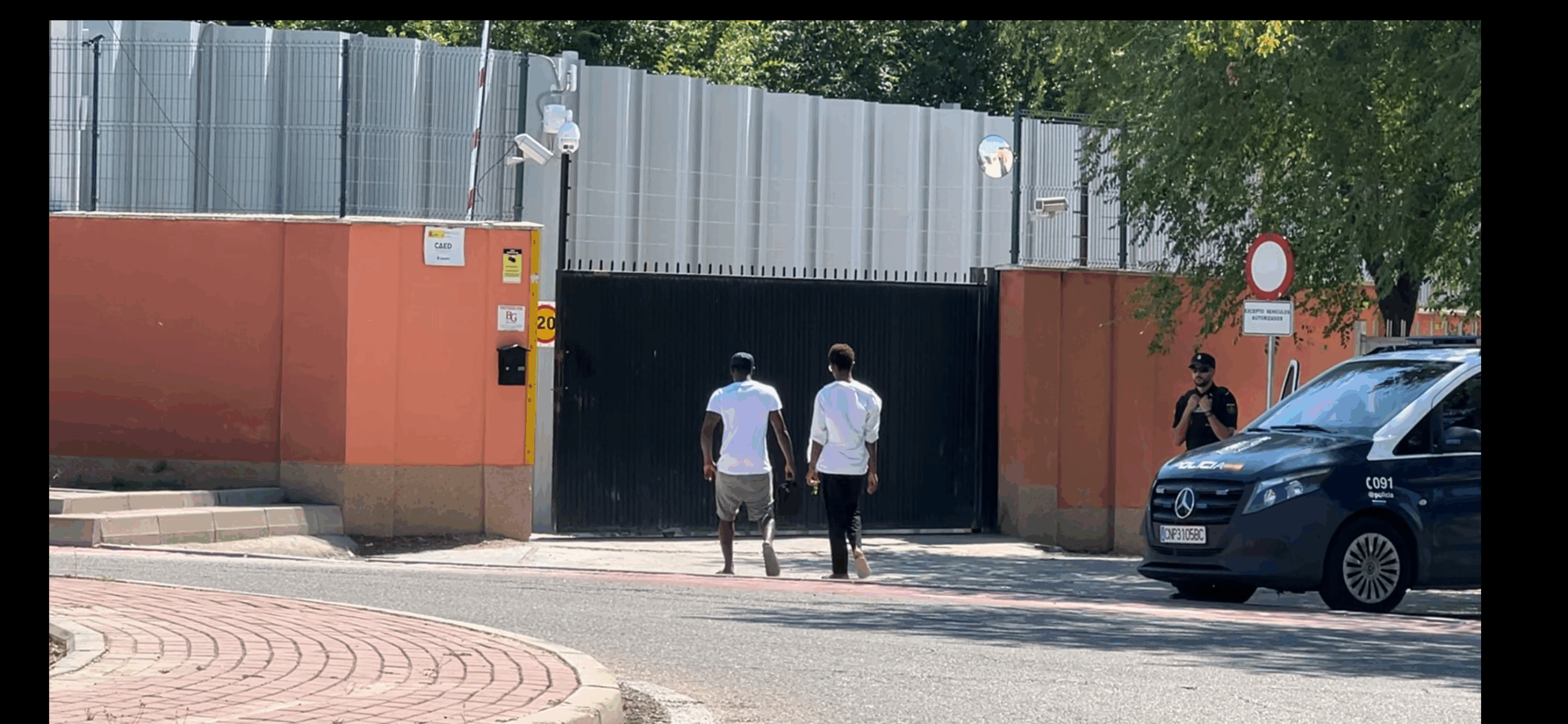 ¿Qué sucede en el centro de ilegales de Alcalá de Henares?
