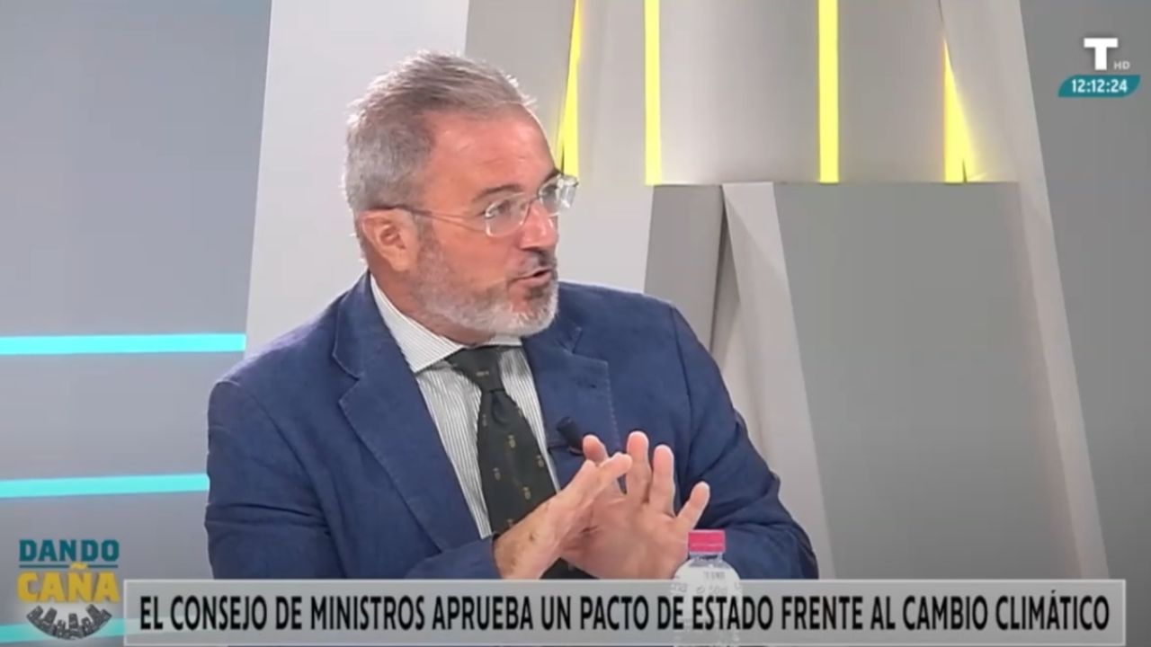 Carlos Flores humilla a Sánchez y su discurso ecologista verde ante los incendios con estadísticas oficiales