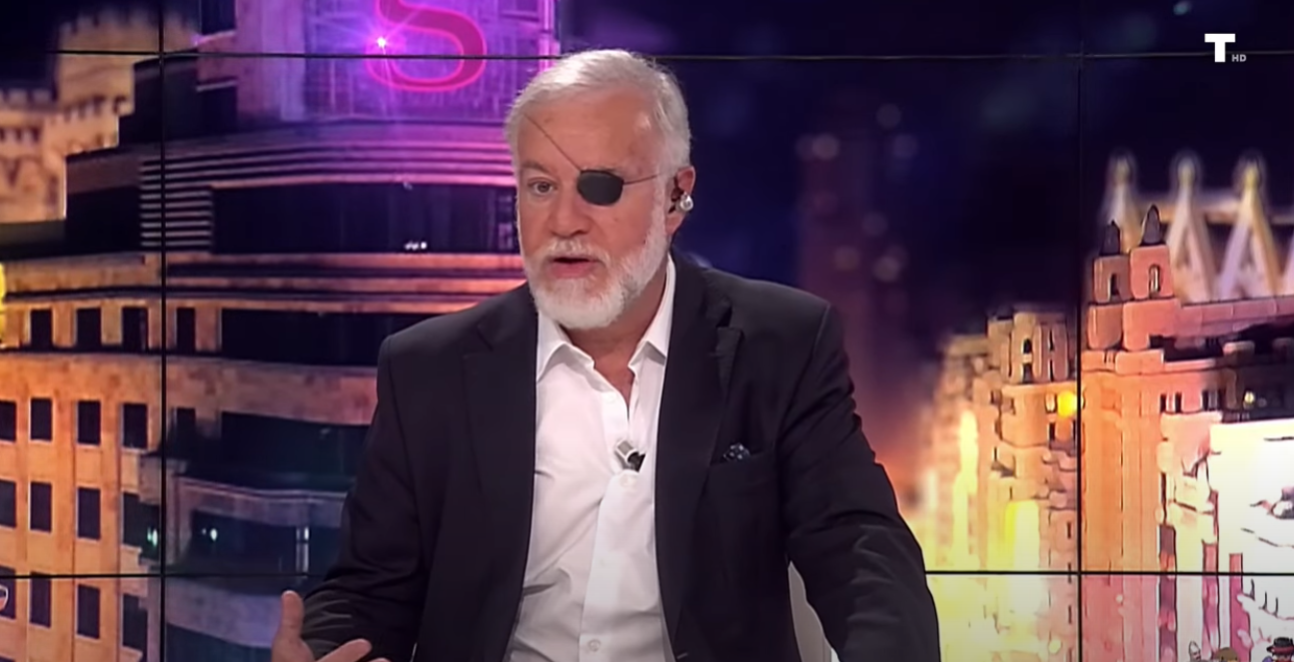 A Sánchez le ha salido de la punta del floro mandar un barco de guerra a una zona de guerra
