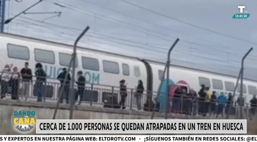 Cerca de 1.000 personas se quedan atrapadas en un tren en Huesca