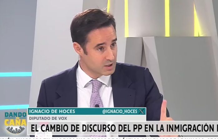 Abascal se mofa del plan de inmigración del PP: «Feijóo se va a dejar barba»