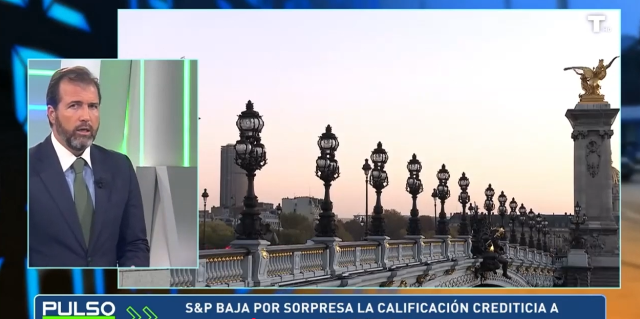 S&P baja por sorpresa la calificación crediticia a Francia a A+