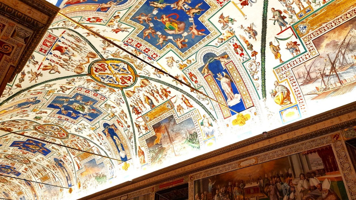 La Biblioteca Vaticana abre una sala de oración para musulmanes mientras crece la persecución a cristianos en países islámicos