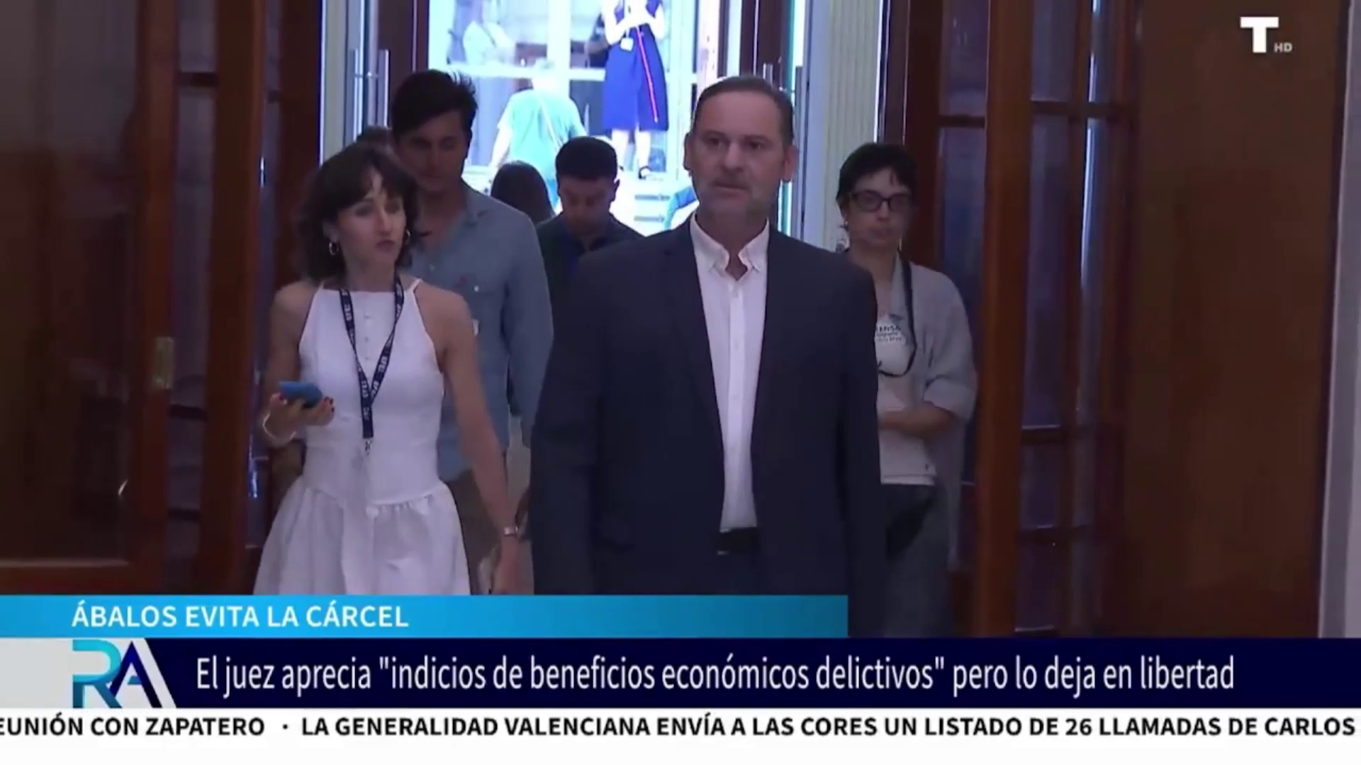 Ábalos, en libertad pese al «creciente» riesgo de fuga