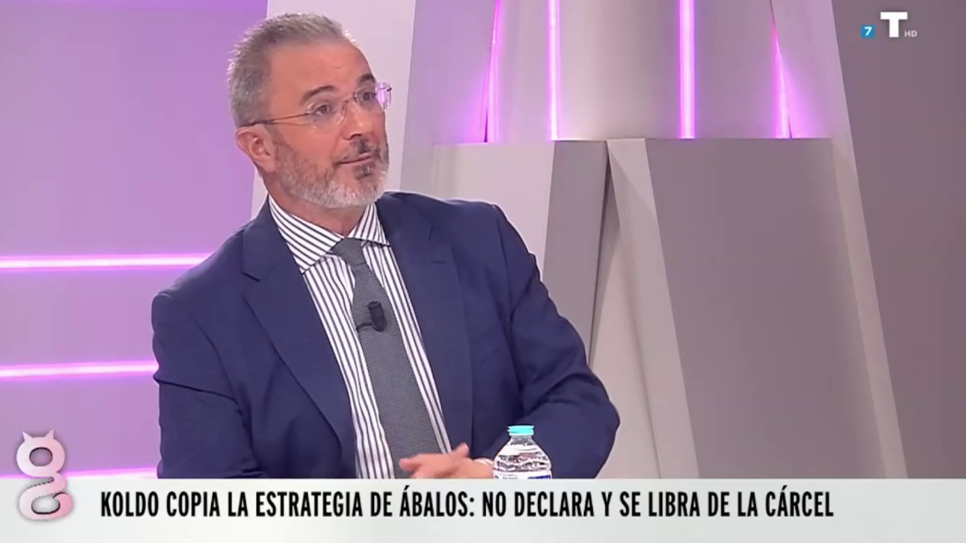 Ábalos sigue apoyando al PSOE en el Congreso pese a estar en el Grupo Mixto