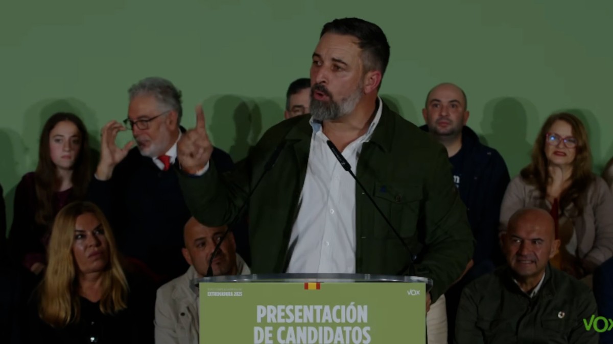 Abascal tacha de «capricho» de Guardiola el adelanto electoral en Extremadura