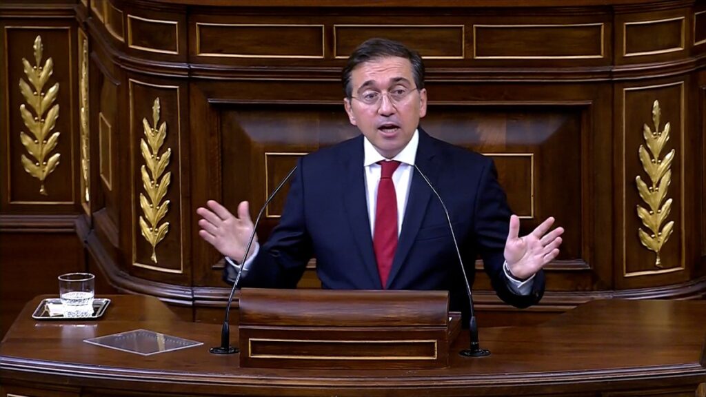Albares descarta que una intervención de Estados Unidos en Irán lleve “estabilidad”