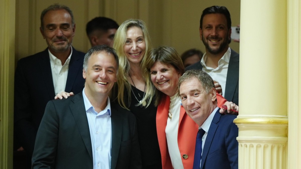 El Senado de Argentina aprueba la reforma laboral de Milei entre protestas sindicales