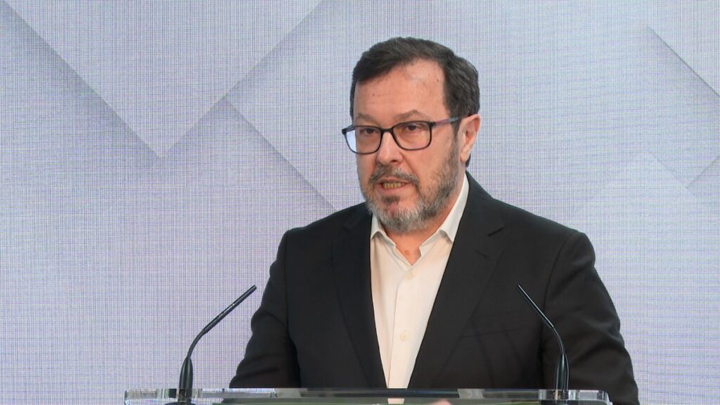 Fuster reconoce que parece que María Guardiola "está en sintonía con Vox"