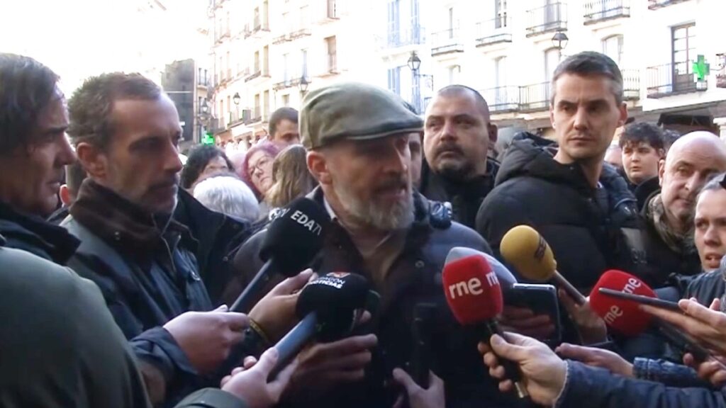Génova declara la guerra a Vox en redes y Vox acusa al PP de corrupción y juego sucio