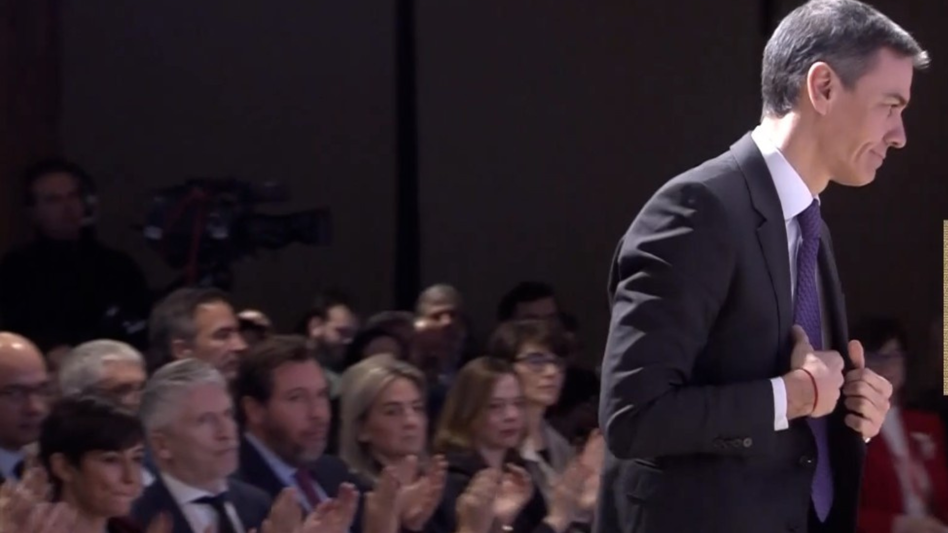 El CIS amplía a 9,7 puntos la ventaja del PSOE sobre el PP y Vox iguala su mejor resultado