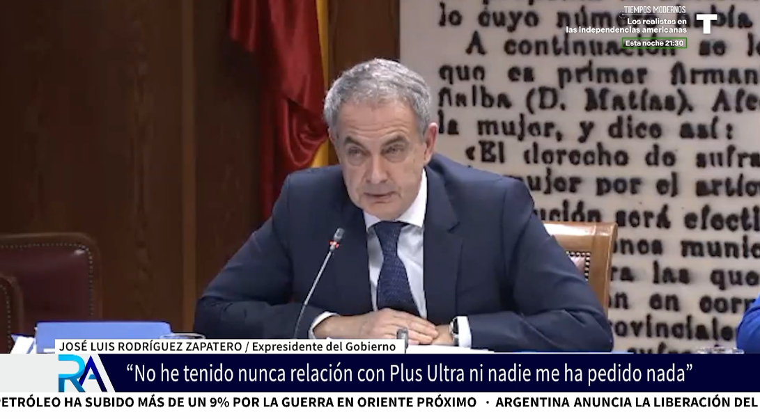 Zapatero admite su sueldo de 70.000 euros, la colocación de sus hijas y su viaje con Aldama