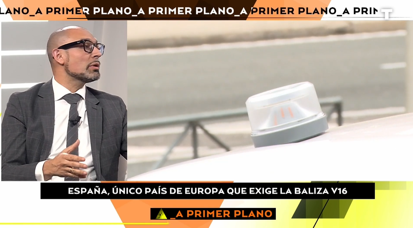 «¡Se han inventado la cifra de atropellos!» Un experto DESMONTA la teoría que justifica la aplicación de la baliza V16