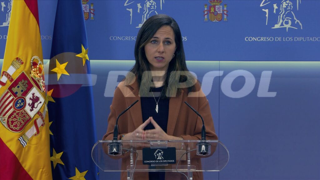 Podemos propone nacionalizar Repsol para contener el impacto económico de la guerra en Oriente Medio y critica el aumento del gasto militar