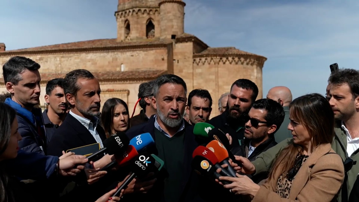 Santiago Abascal acusa a Alfonso Fernández Mañueco de “comprar votos” con ayudas en plena campaña en Castilla y León