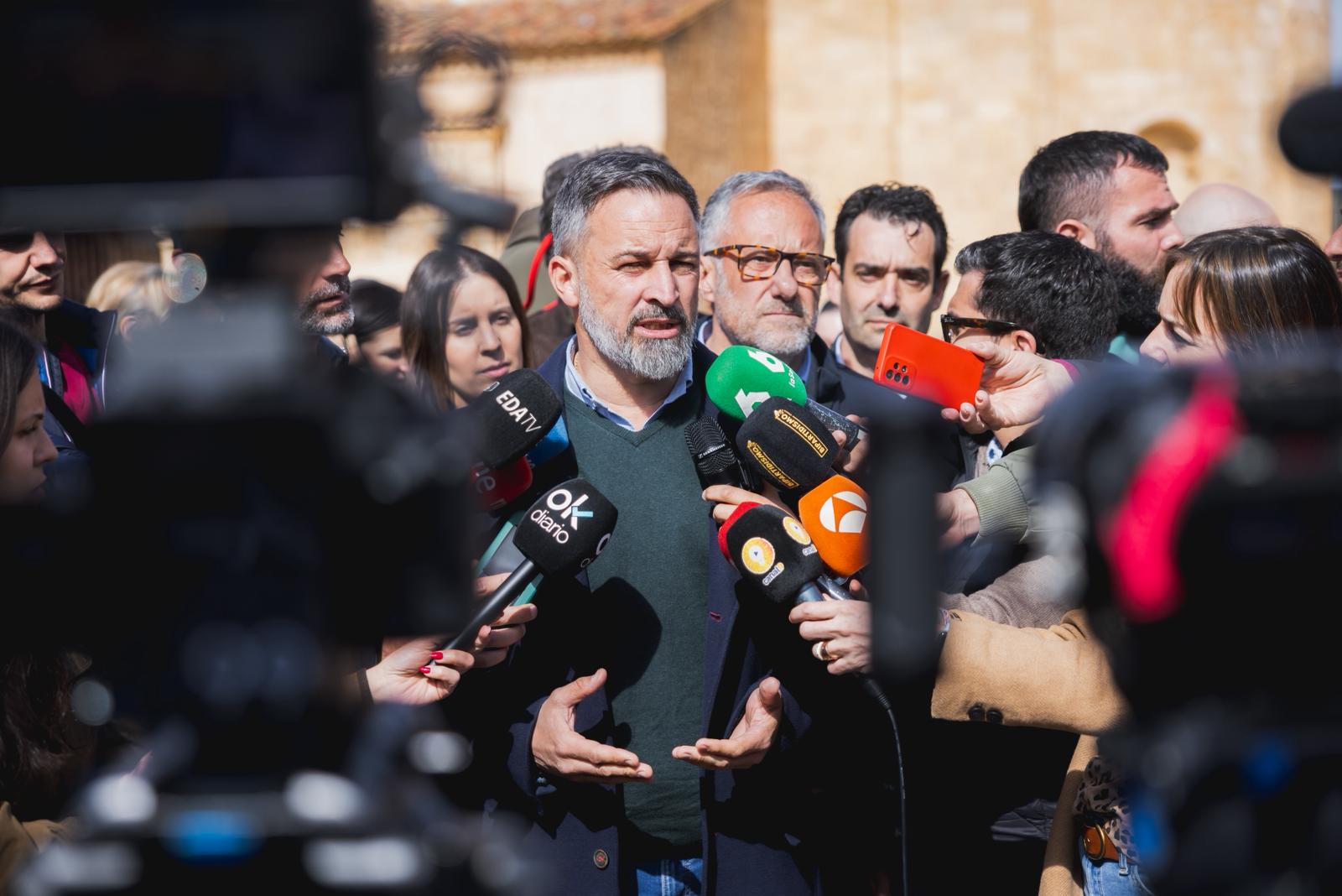 Santiago Abascal acusa a Pedro Sánchez de ser “el mejor amigo” de los ayatolás y un riesgo para la seguridad de España