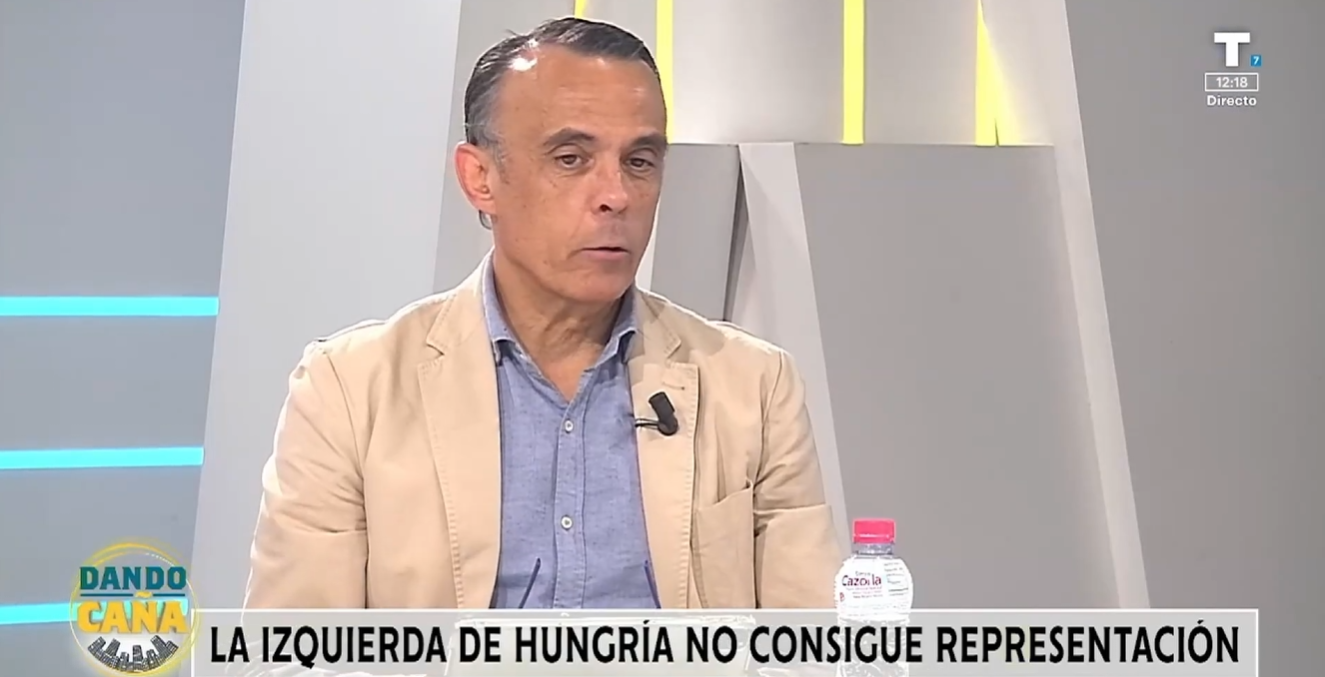 Sánchez se lía y celebra la victoria de Tisza en Hungría
