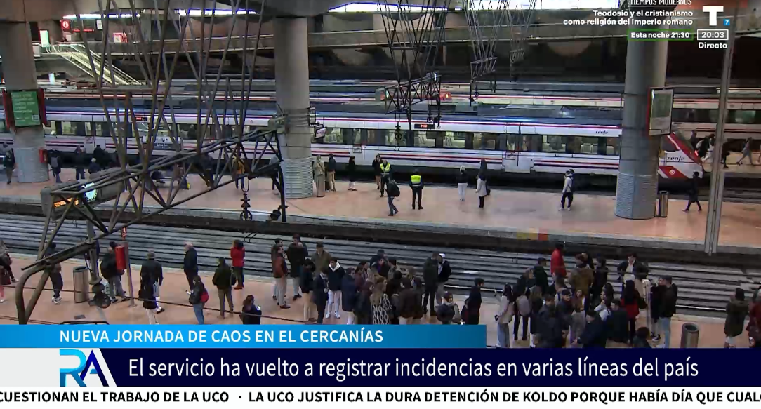 Nuevo caos en Cercanías mientras Puente se hace el tiktoker para presumir de trenes