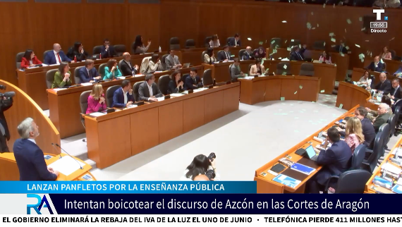Intentan boicotear el discurso de Azcón en las Cortes de Aragón por la enseñanza pública