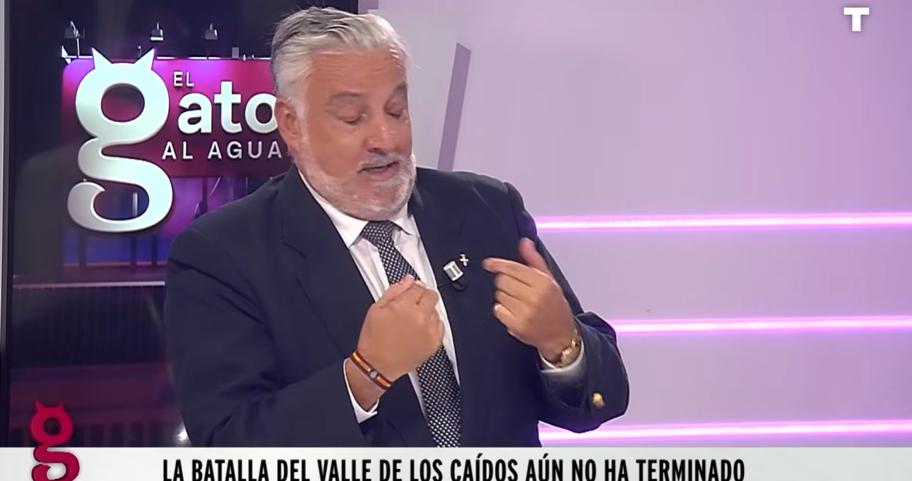 Sánchez sigue obsesionado por profanar el Valle
