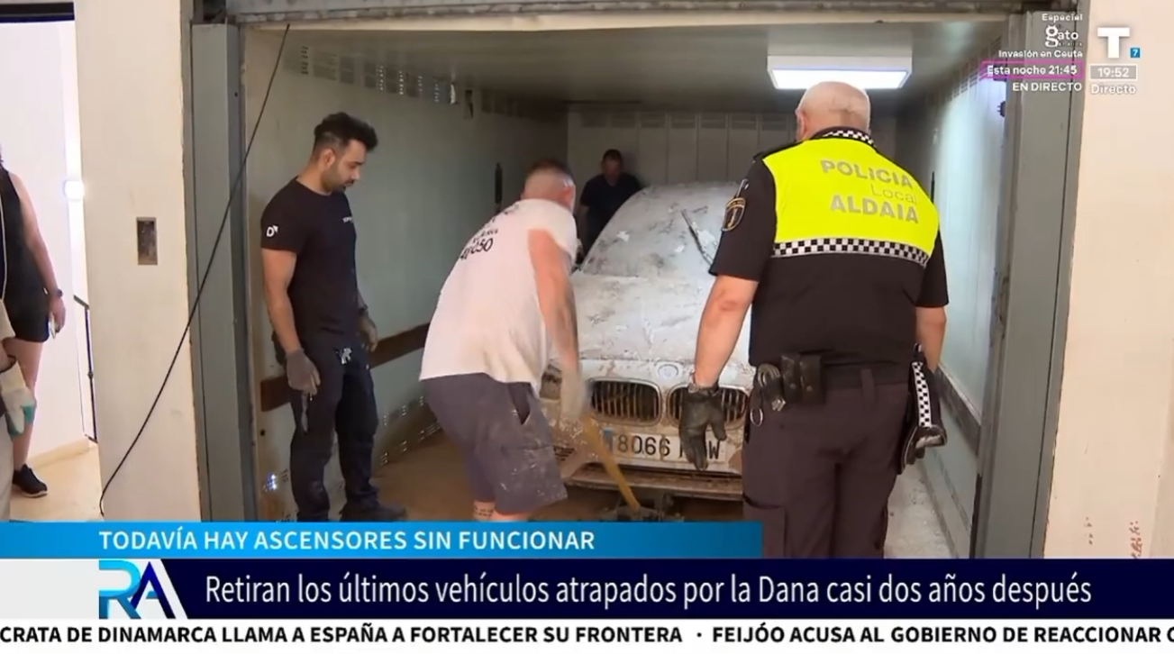 Retiran los últimos vehículos atrapados por la Dana casi dos años después