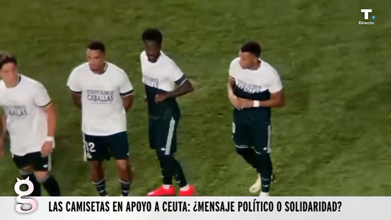 Los jugadores del Real Madrid, arrodillados ante Marruecos