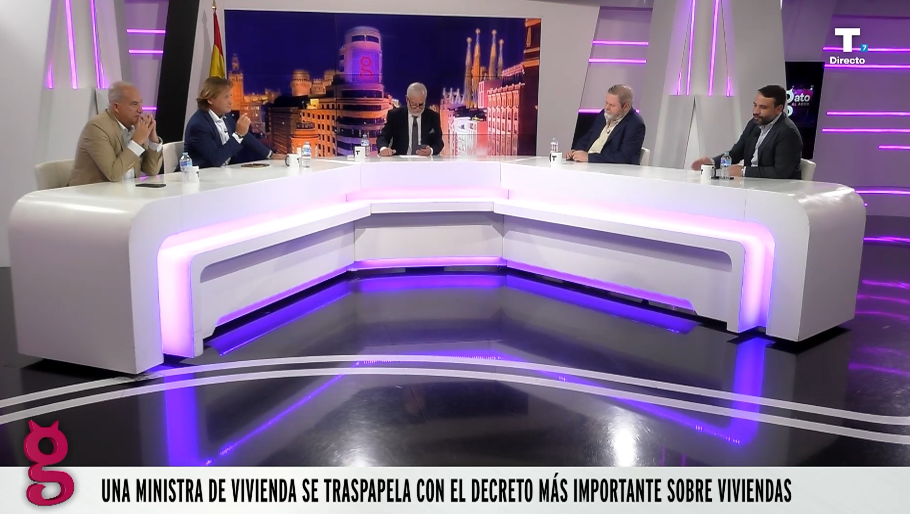 La mesa explota por la hipocresía de los políticos y las viviendas