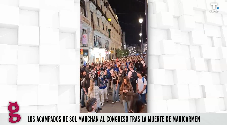 Los acampados de Sol marchan al Congreso tras la muerte de Maricarmen