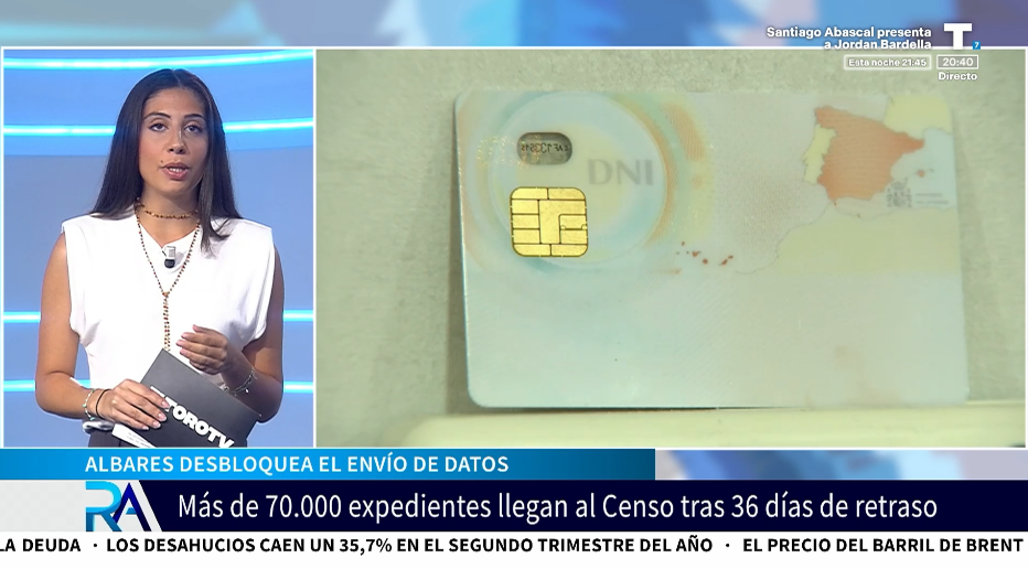 36 días después, Albares mueve ficha con el voto de 163.000 nacionalizados