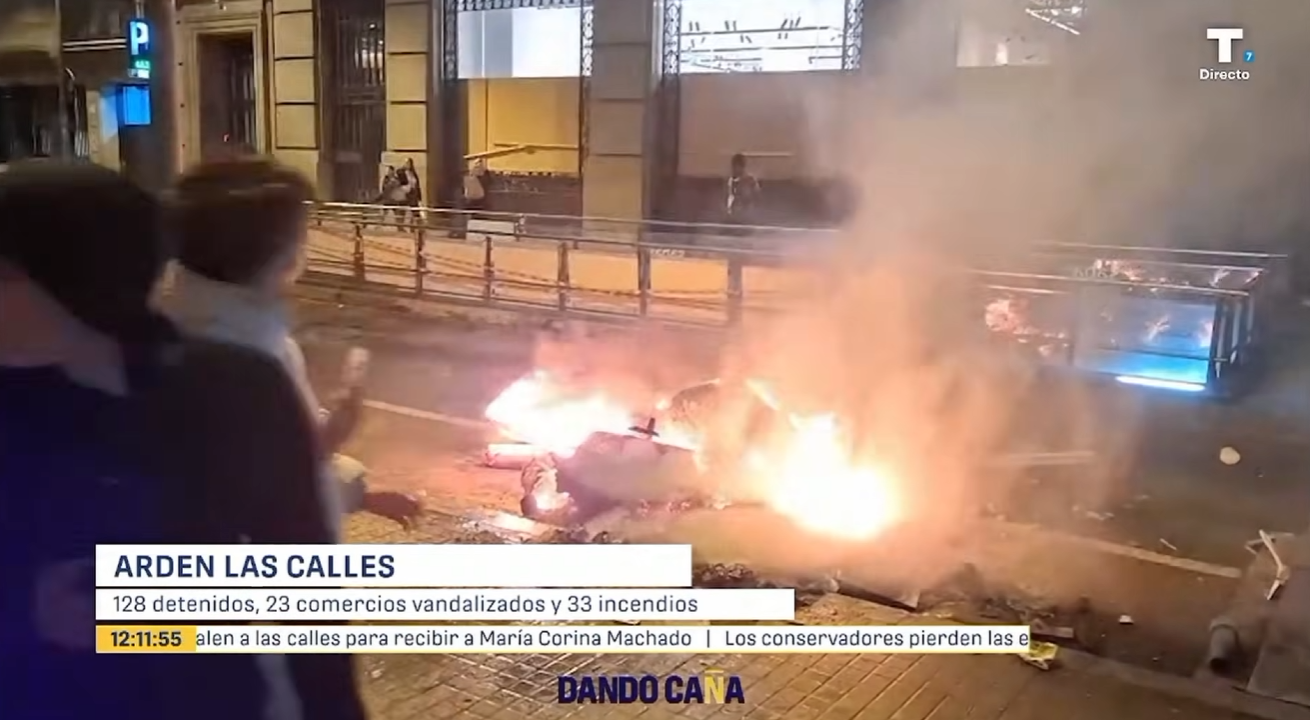 Las calles de Barcelona vuelven a arder y la Policía detiene a más de 100 personas