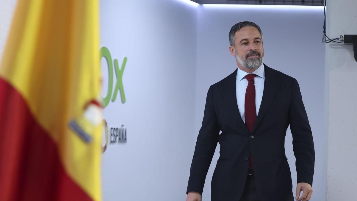 Vox busca amarrar grupo propio y una mayoría determinante en el Senado
