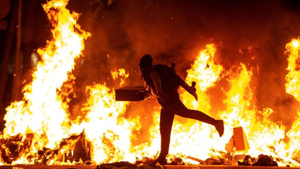 Radiografía de la agitación callejera en España: células secretas y manuales para reventar protestas