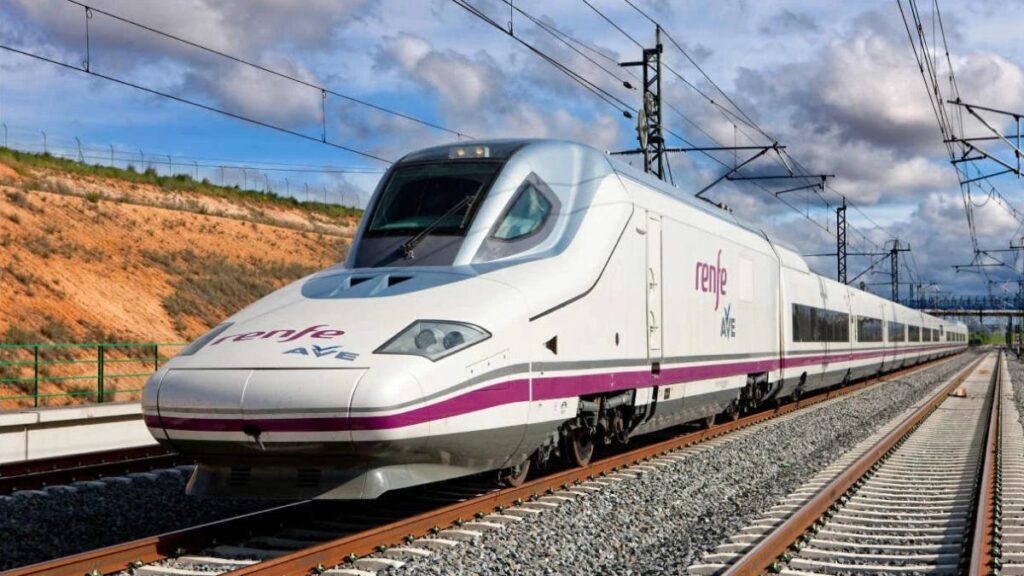 España destina a mantener la alta velocidad la mitad que la media europea tras un recorte del 22%